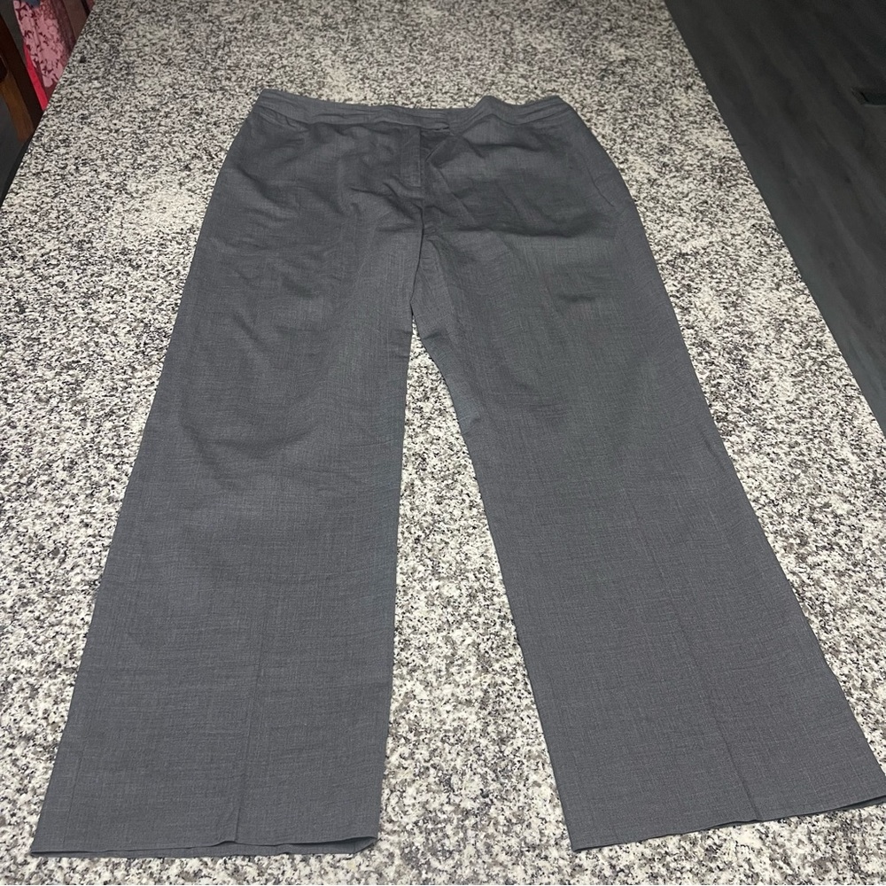 Austin Reed Women's Gray Wool Blend Dress Pants Regular Fit - Size 16 Career